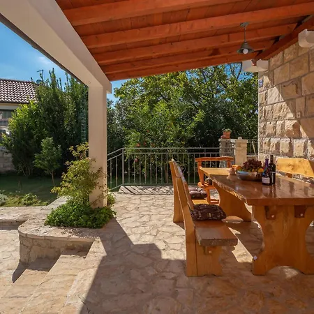 Cozy In Zrnovnica